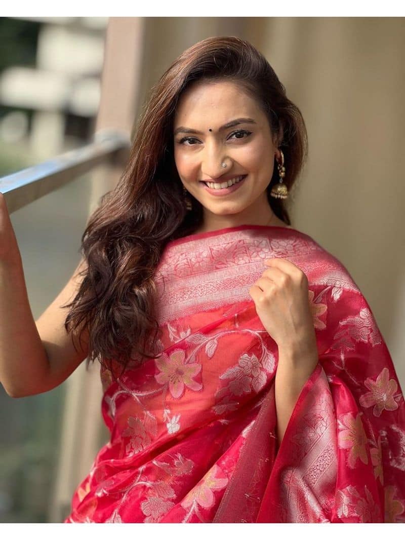 Bigg boss kannada Vaishnavi slays her red saree look vcs