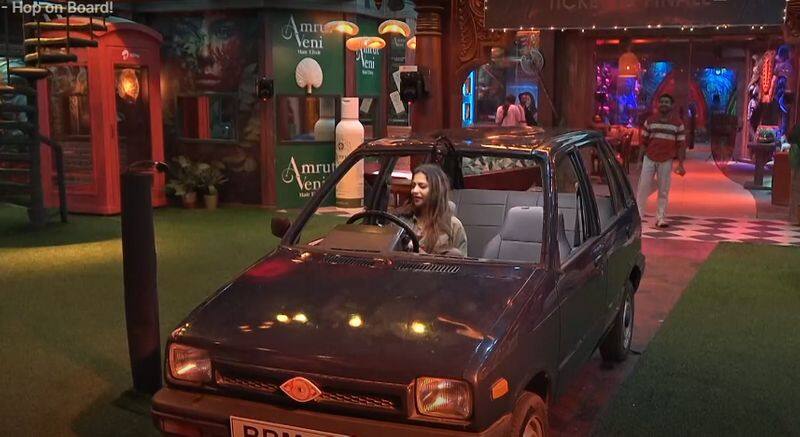 bigg boss malayalam season 5 sobha refused step down from car after win the task vvk