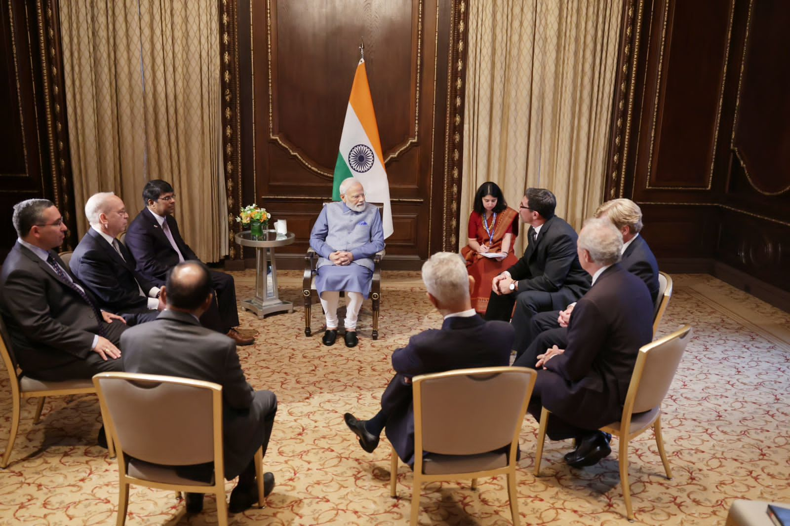 PM Modi Meets Members Of Think Tank, Academics and health care experts group In New York