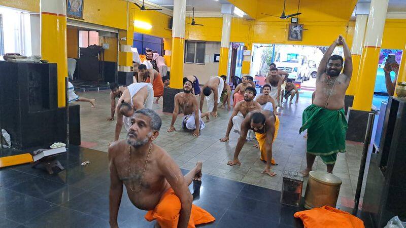 International Yoga Day Rigorous Yoga by Pejawar Sri at Udupi gvd