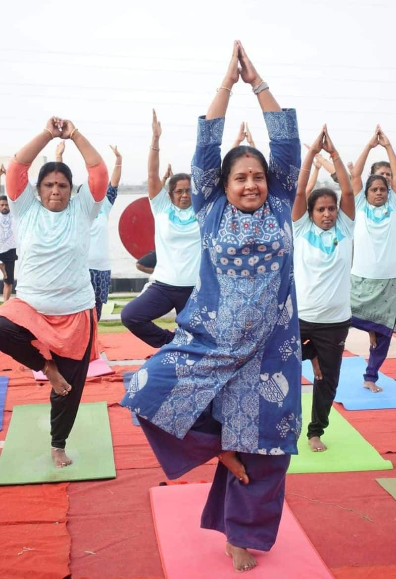 Make Yoga Practices Compulsory in Schools - Vanathi Srinivasan Demands Tamil Nadu Govt