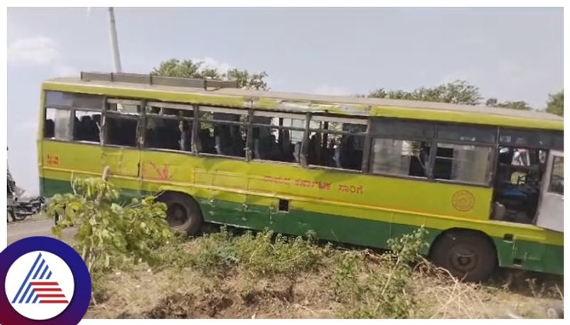 horrible KSRTC bus and lorry collision death  in vijayapura kannada news gow