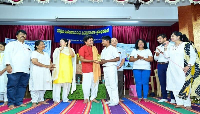 International Yoga Day Celebration at Swami Vivekananda Vidyasala in Bengaluru grg 