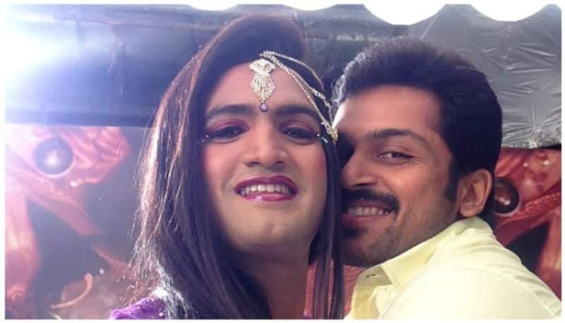 Vaadi en Kareena Chopra actor karthi post funny picture with santhanam vvk