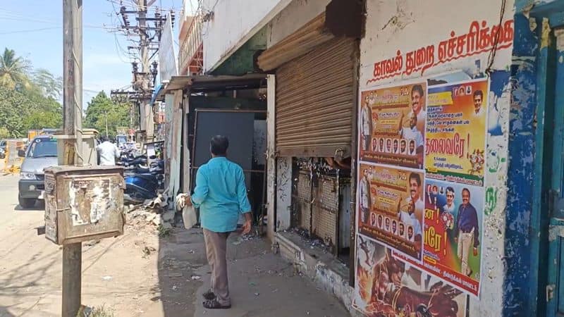 government officers broke a tasmac seal to take a liquor bottle in dindigul district