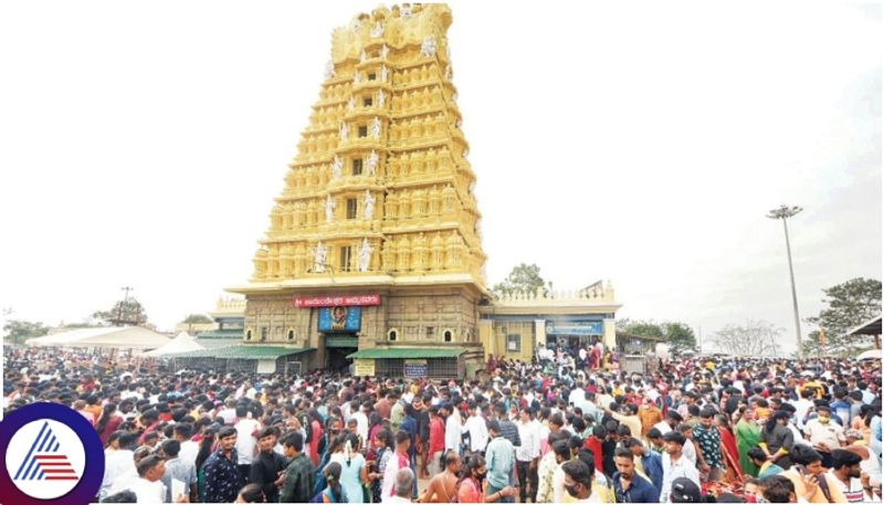 Private vehicles Entry prohibited at Naddevate Chamundi Hill sat