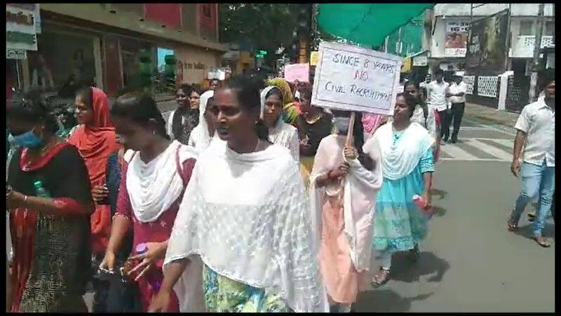 more than 100 youngsters protest in puducherry asking government job