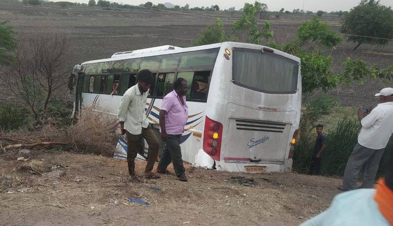 Over 30 passengers injured as bus falls into field after colliding with bike in Raichur gvd