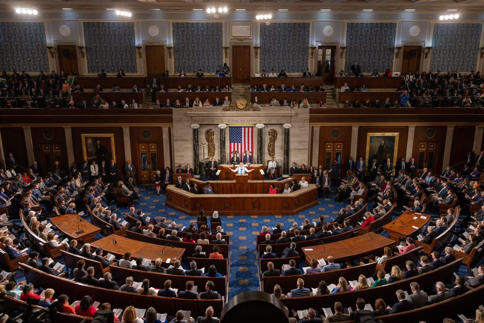 PM Modi's another meaning to AI in the US congress gets standing ovation 