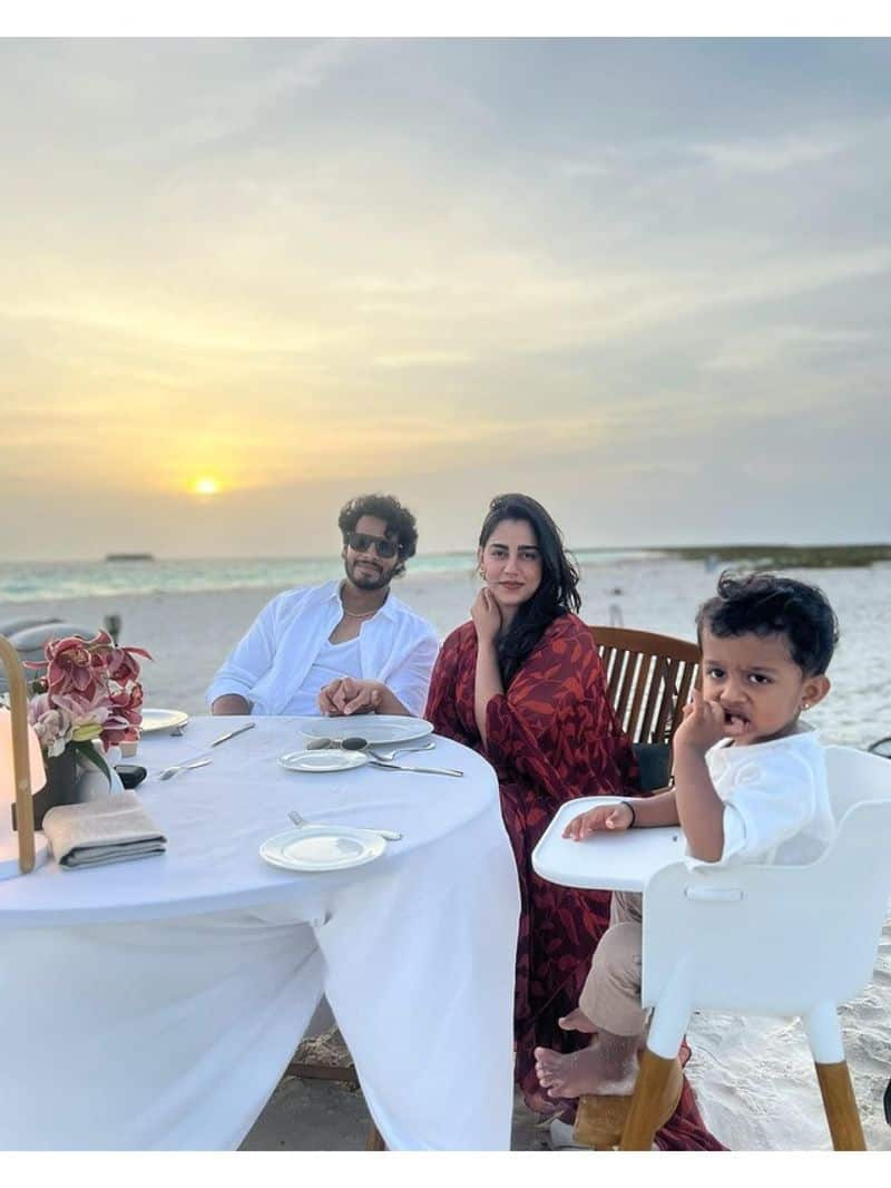 Nikhil Kumaraswamy celebrates with Revathi birthday in Maldives vcs