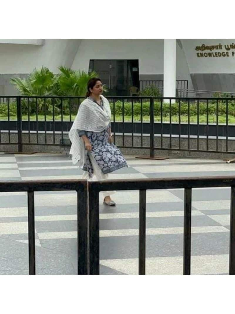 Rachita Ram visits memorial of former Tamil Nadu chief minister Jayalalitha in chennai vcs 