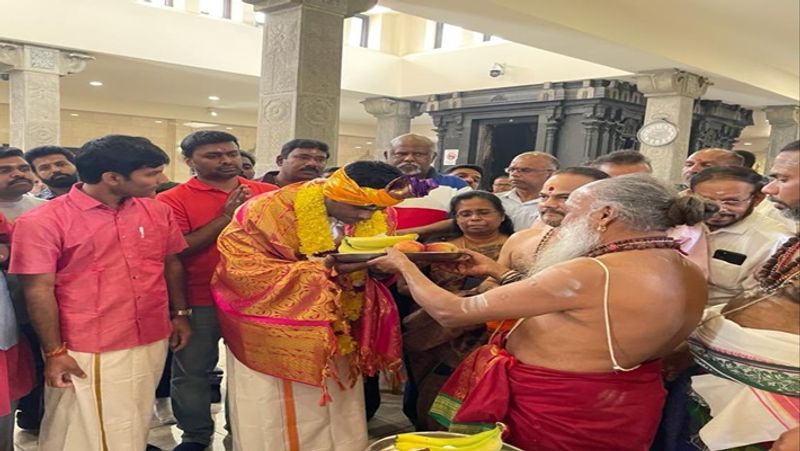 Annamalai offered prayer in Murugan Temple at london 