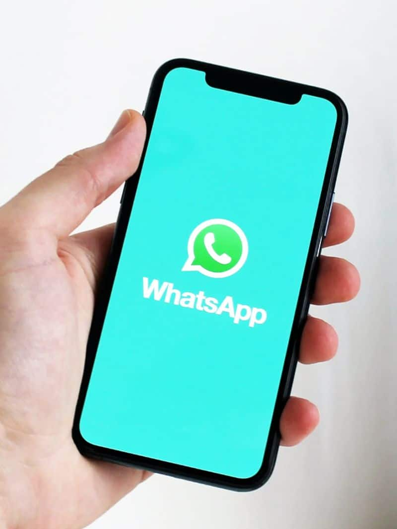 whatsapp now lets you send short video messages directly in chats ash