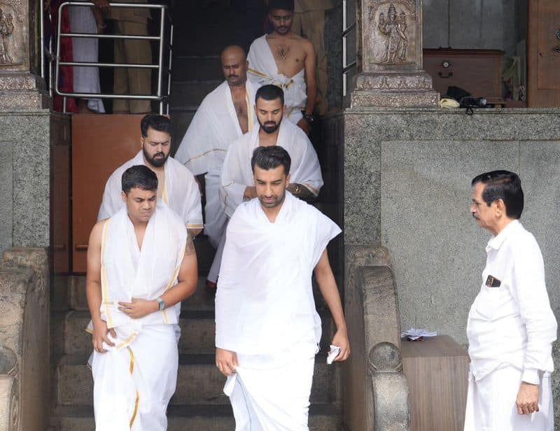 Team India Cricketer KL Rahul visits Sri Dharmasthala Manjunatha Temple kvn