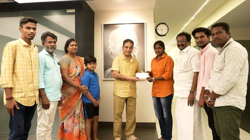 actor kamal haasan gifted a new car to coimbatore first woman bus driver sharmila