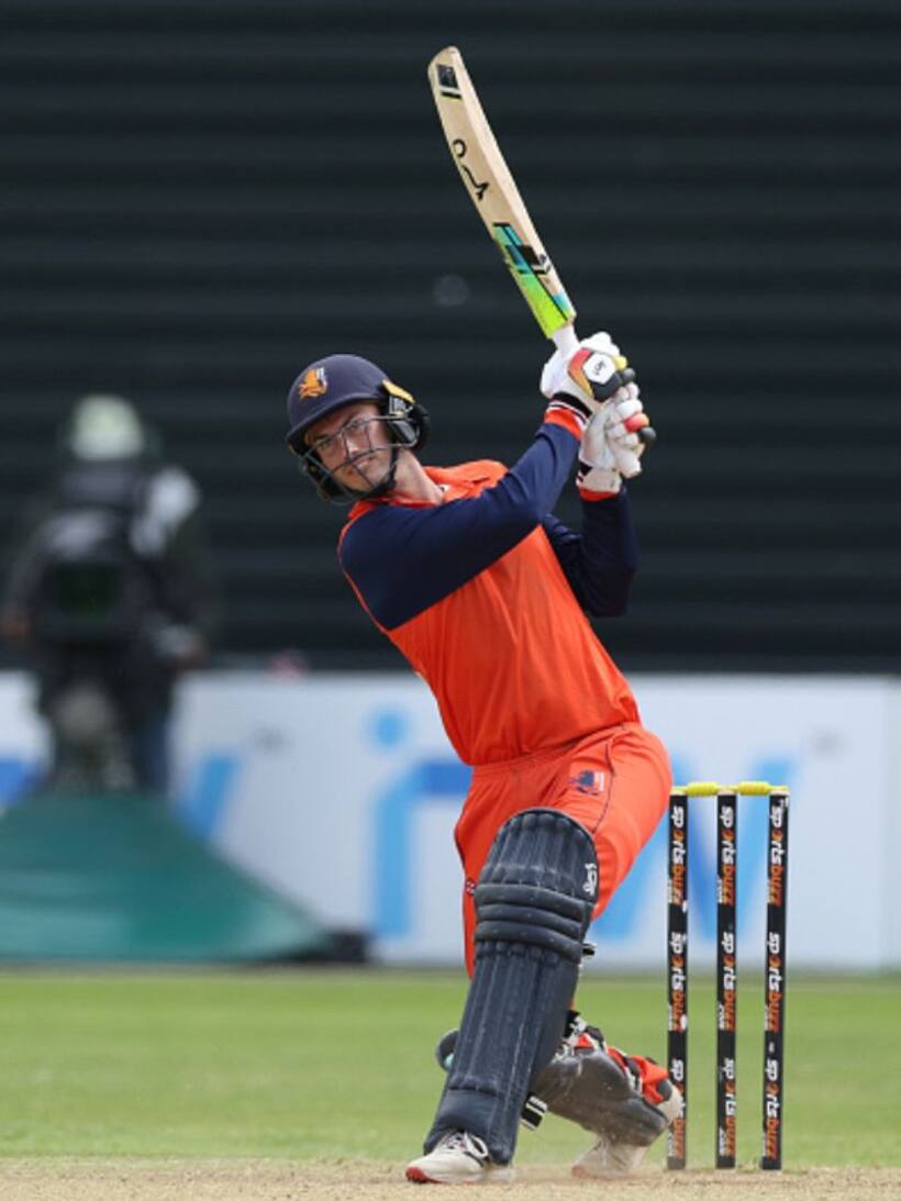 ICC World cup 2023: స్కాట్ ఎడ్వర్డ్స్ హాఫ్ సెంచరీ... మంచి స్కోరు చేసిన నెదర్లాండ్స్..