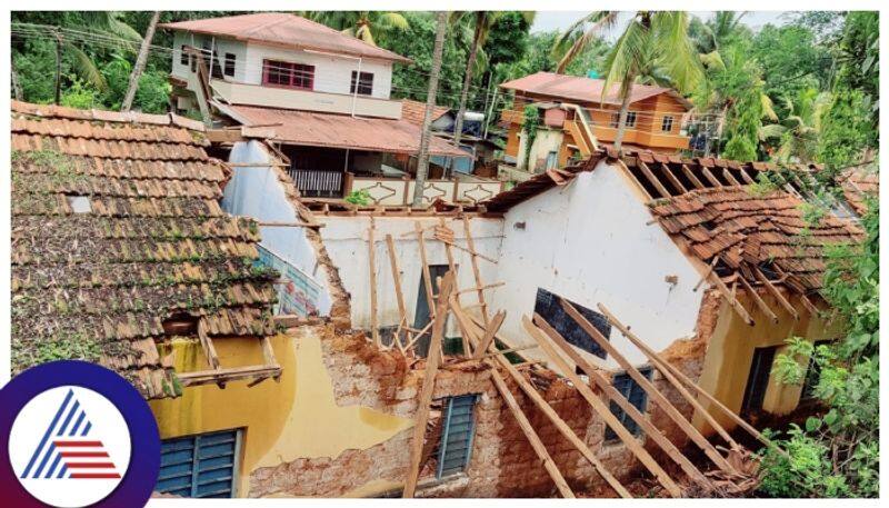 106 years old hemmadi government school has been collapsed due to rain in udupi kannada news gow