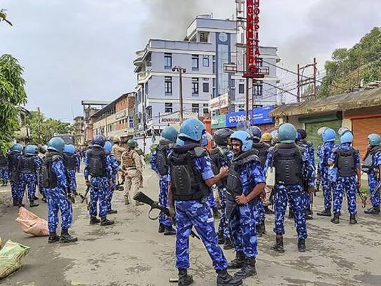 violence in manipur as protesters tried to barge into police station demanding release arrested five youths, curfew reimposed kms