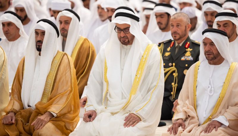 UAE President Sheikh Mohamed bin Zayed Al Nahyan offers Eid Al Adha prayers at Sheikh Zayed Grand Mosque anr