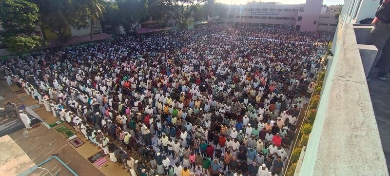 more than 1000 muslims held special prayer for bakrid in coimbatore