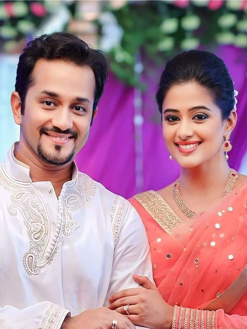 Multi lingual actress Priyamani and husband Mustafa Raj photos pav