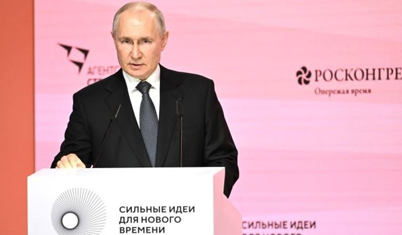 Russia Vladimir Putin slams ex-Canadian Parliament speaker over Nazi celebration