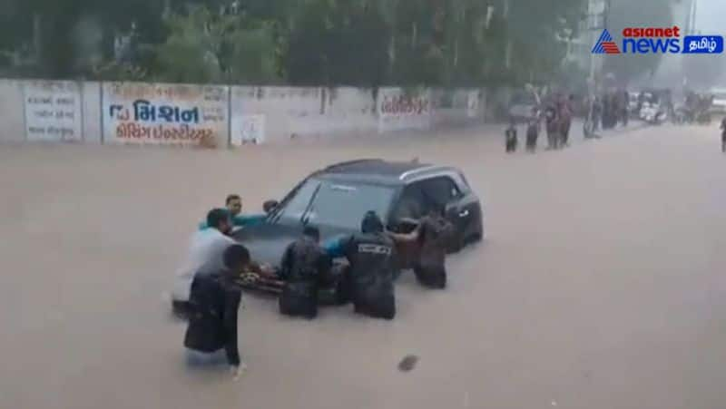 Junagadh city in Gujarat recorded 118mm of Rainfall received within 2 hours