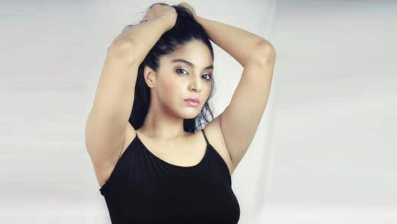 BiggBoss sanam shetty befitting reply to netizens dirty question