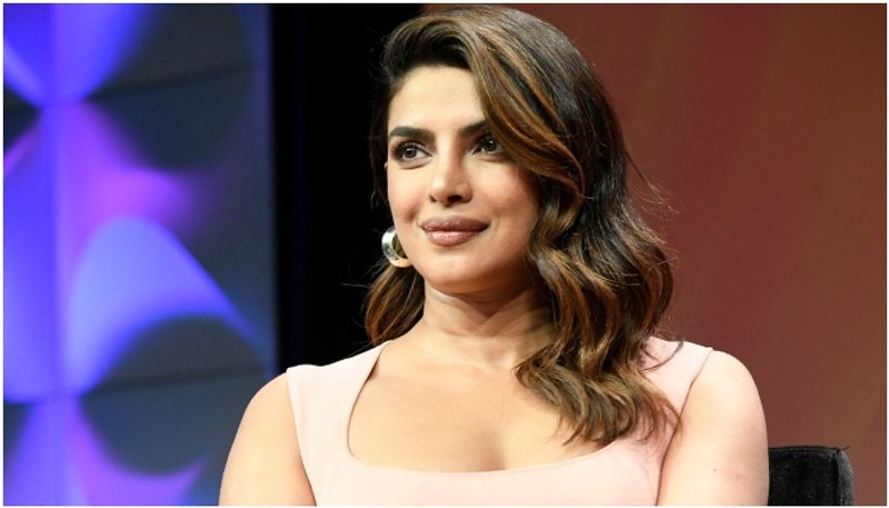 Priyanka Chopra decides to quit Farhan Akhtar's Jee Le Zaraa sgk