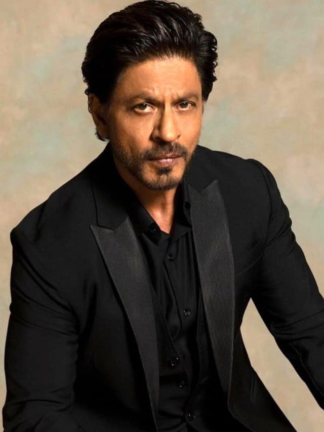 Woman asked ShahRukh about  her children name as Pathaan and Jawaan suc