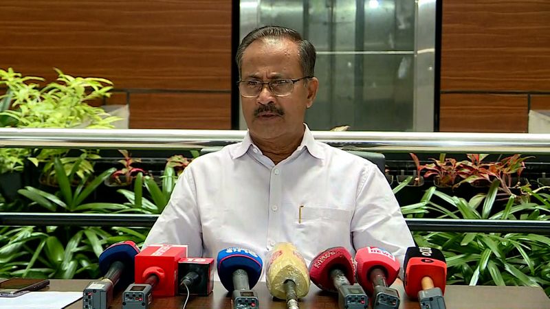 pma salam criticize chief minister statement about malappuram 