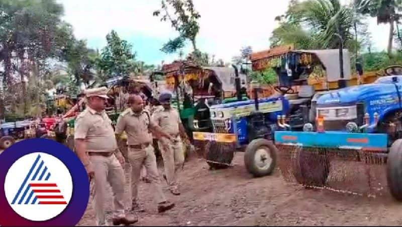 Police War Against Sand Mafia More than 30 vehicles seized at athani belgum rav