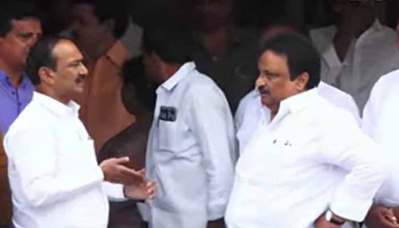 Former  Minister  Etela Rajender  Meets  Former MP  Jithender Reddy lns 