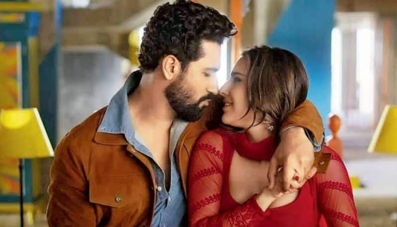 zara hatke zara bachke one month box office collection vicky kaushal nsn