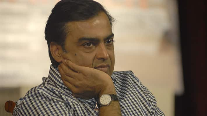 Reliance industries chief mukesh-ambani-slips-11thto-12th-place-in-worlds-richest-people-list mrq