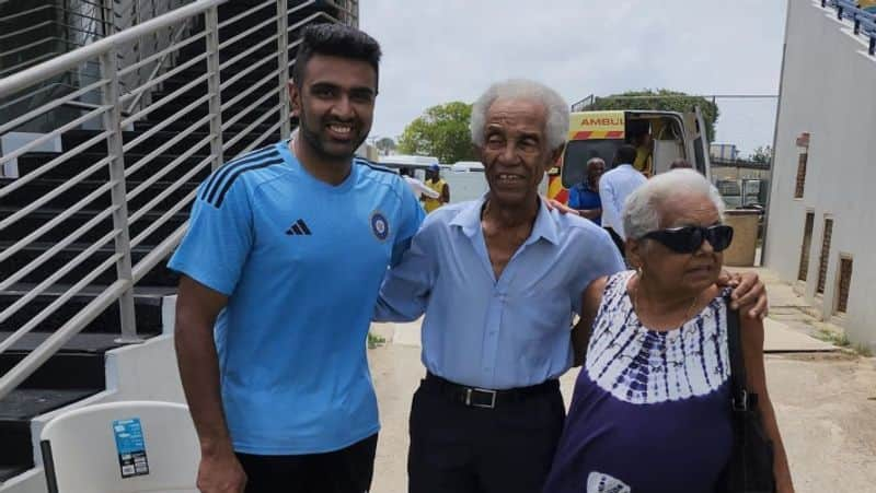 Indian Players Rohit Sharma, Virat Kohli, Rahul Dravid, Ravichandran Ashwin and Shubman Gill meets West Indies Legends Sir Gary Sobers