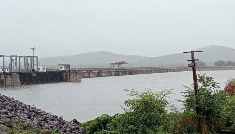 హైదరాబాద్‌లో కుండపోత.. నిండుకున్న హిమాయత్ సాగర్, కాసేపట్లో దిగువకు నీటి విడుదల