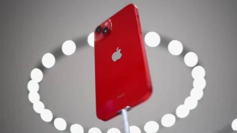 Why will Apple iPhone 15 Pro Max release late and be expensive?