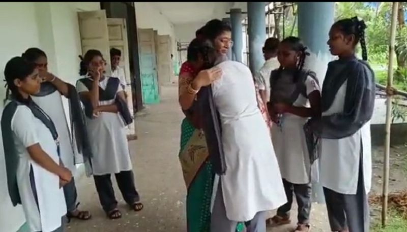 WATCH Student clings to teacher, cry inconsolably at her retirement; viral video AJR