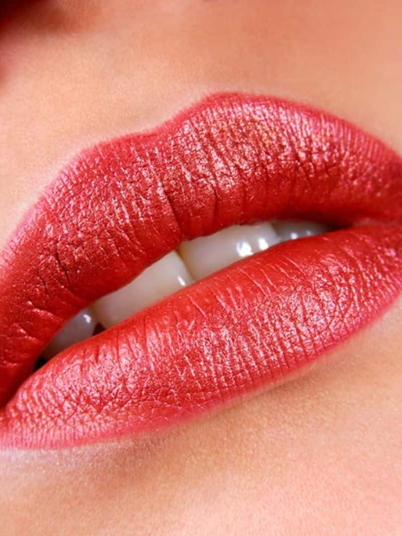 Keep your lips healthy and gorgeous with THESE 5 tips gcw