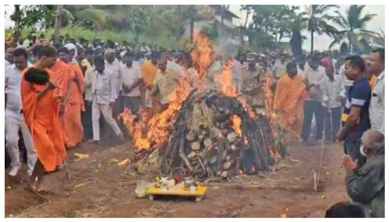 kamakumar nandi maharajs last rites performed nbn