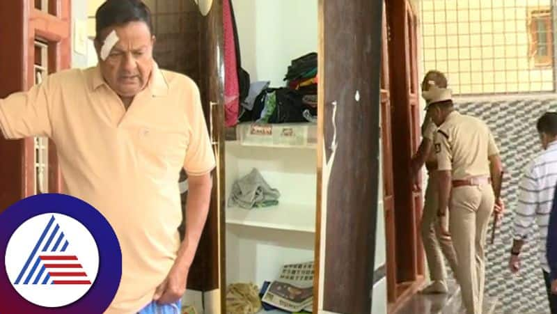 filmy style robbery in chitradurga hotel businessman residency Karnataka news gow 