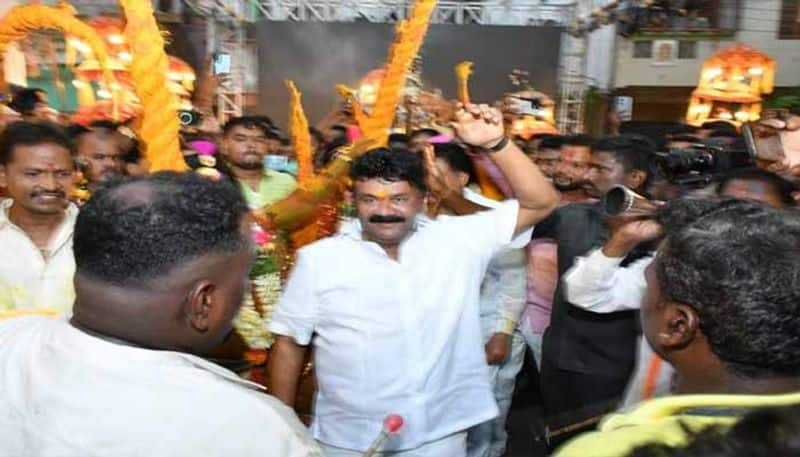 Talasni Srinivas Yadav dance  at palaharam bandi lns