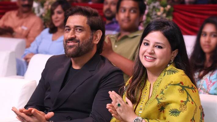 MS Dhoni teases his wife Sakshi Dhoni