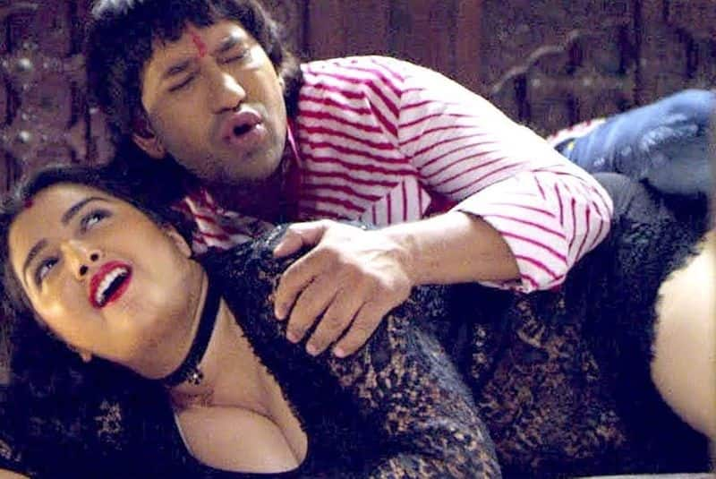 Amrapali Dubey SEXY video: Bhojpuri actress, Nirahua's BOLD bedroom romance goes viral-watch  RBA