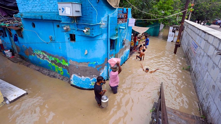 Extreme flood alert in Delhi as Yamuna breaches 208.46m mark