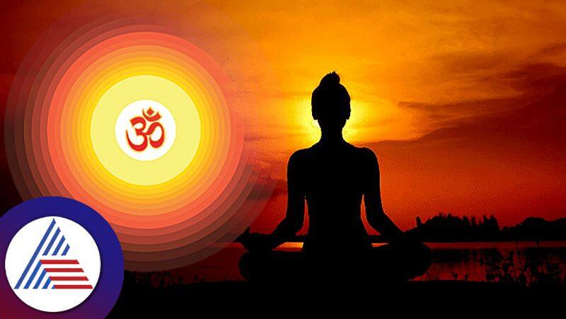 What are the significance of chanting OM pav