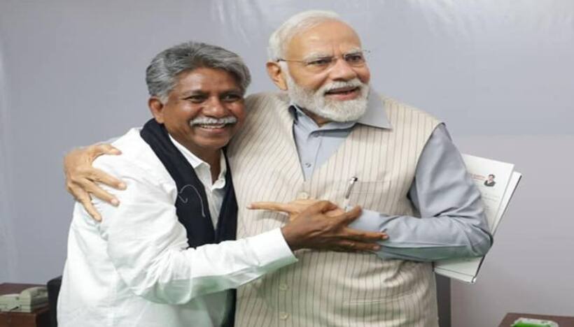 ఈ సమాజం మమ్మల్ని మనుషులుగా చూడలేదు : మోడీ సమక్షంలో కంటతడిపెట్టిన మందకృష్ణ మాదిగ