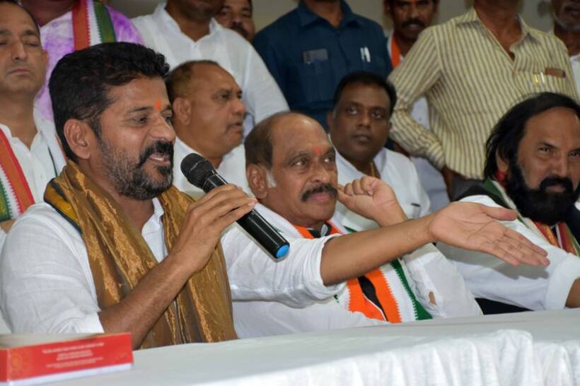 రాహుల్‌కు నేటికీ ఇల్లు లేదు..  కేసీఆర్ కుటుంబానికి వందల ఎకరాలు, వేలు కోట్లు : రేవంత్ రెడ్డి