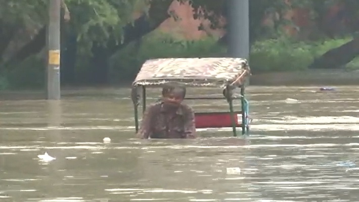 Yamuna River overflow Water reach near CM Arvind kejriwal resident capital city many parts submerged ckm